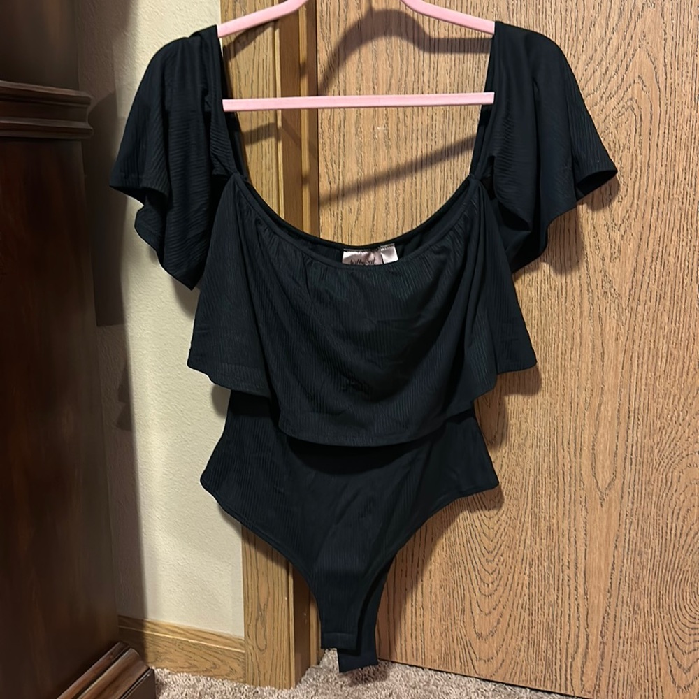 Willow & Root off shoulder body suit
